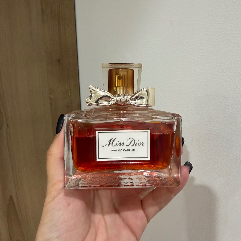 Miss Dior perfume